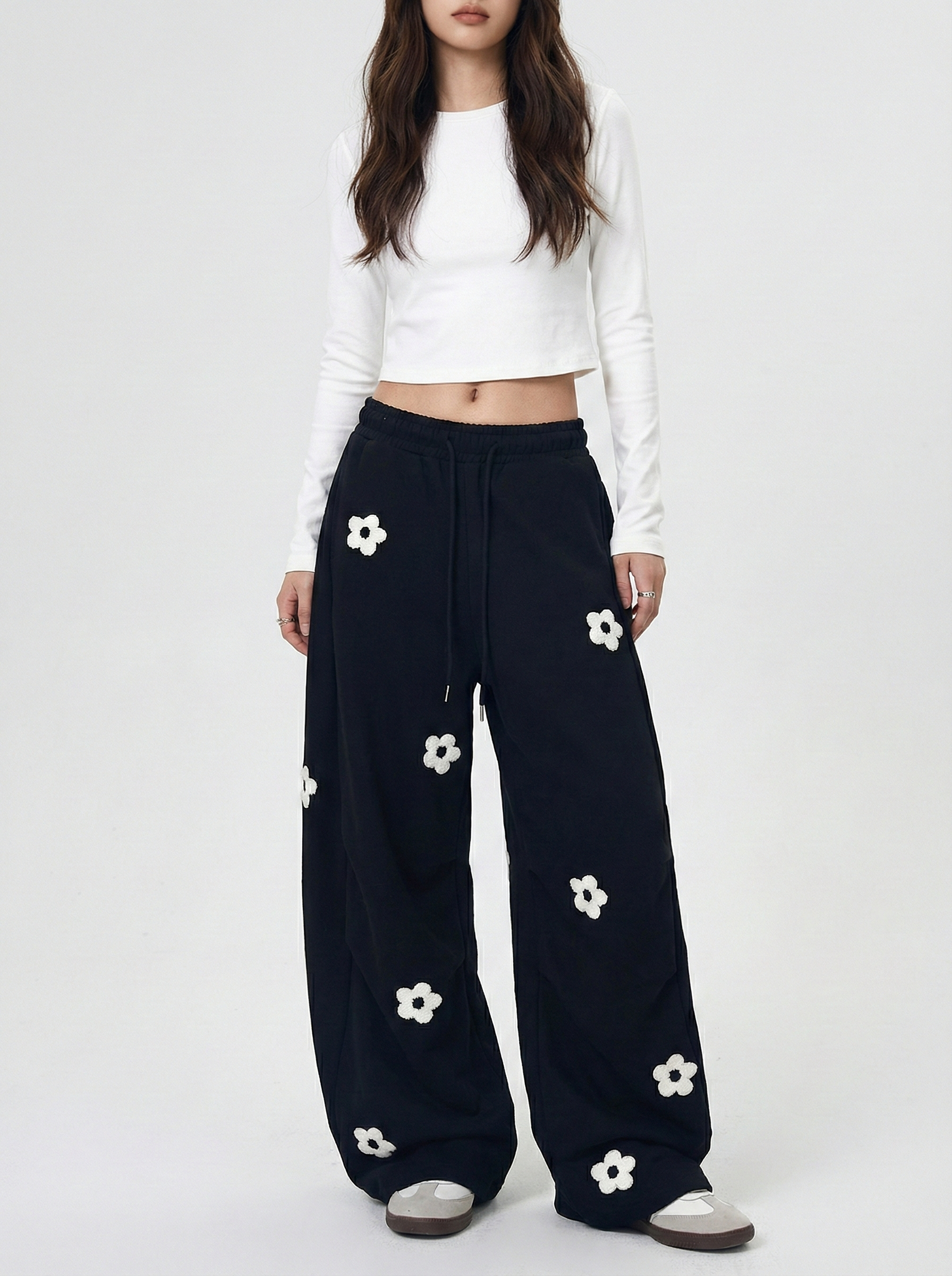 Embroidered Bloom Barrel Sweatpants