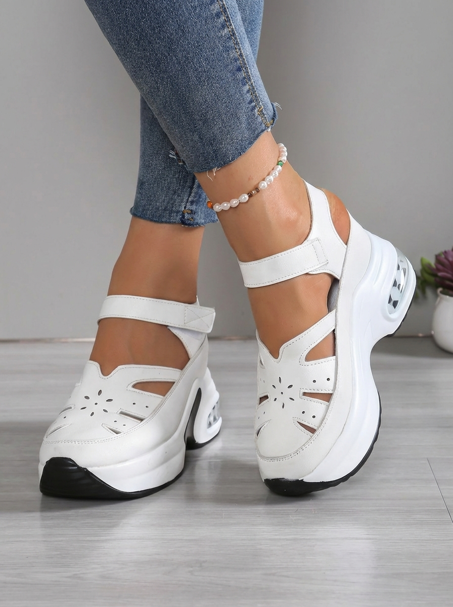 Maria | Padded orthopaedic sandals for women, offering everyday support