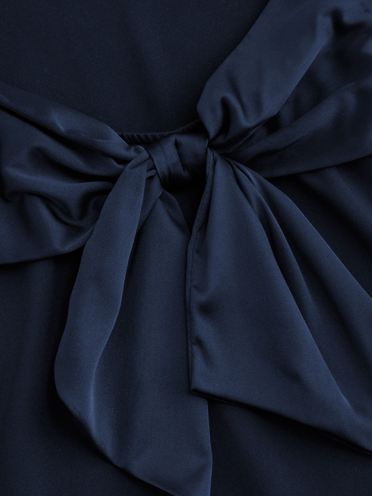 Scoop Neckline Solid Bowknot Backless Maxi Dress