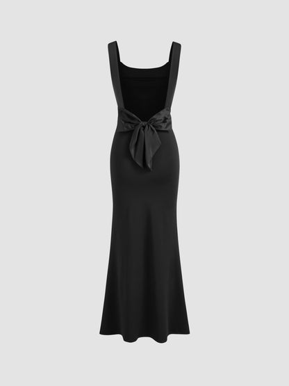 Scoop Neckline Solid Bowknot Backless Maxi Dress