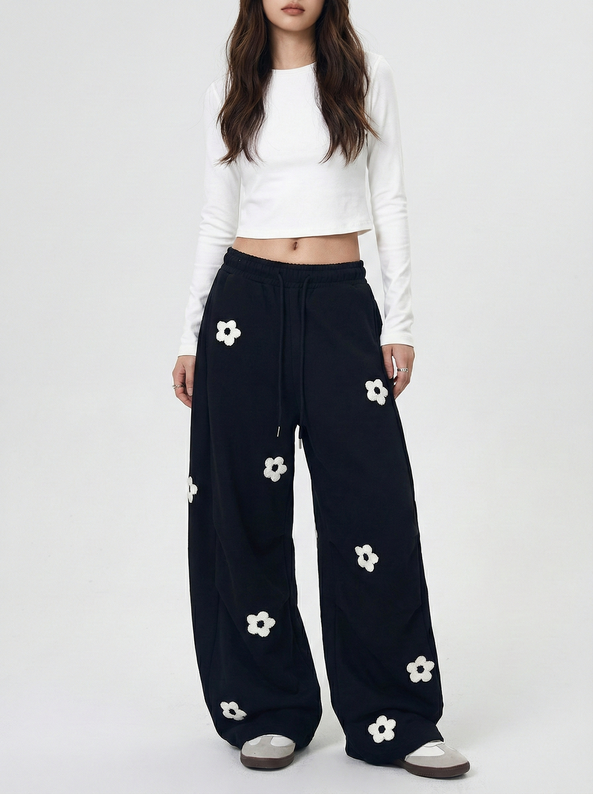 Embroidered Bloom Barrel Sweatpants